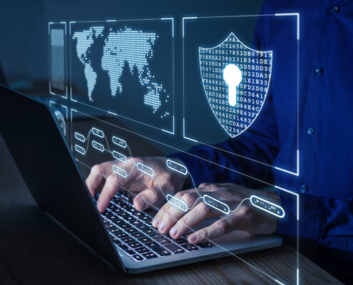 Cybersicherheit und Netzwerkschutz mit Cybersicherheitsexperten, die an sicherem Internetzugriff arbeiten, um Server vor Cyberkriminalität zu schützen