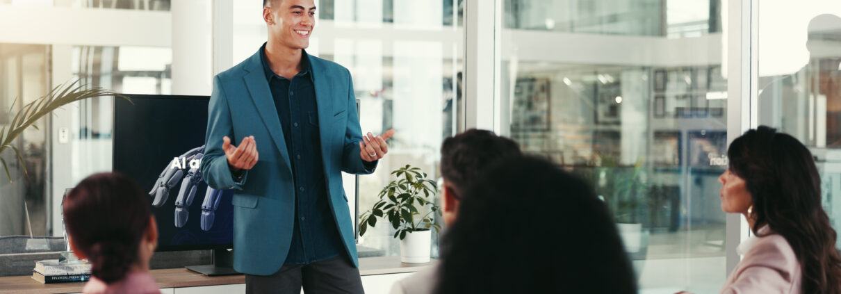 KI Loesungen werden in einem Praesentationsteam vorgestellt, Fokus auf Schulung und Integration im Mittelstand