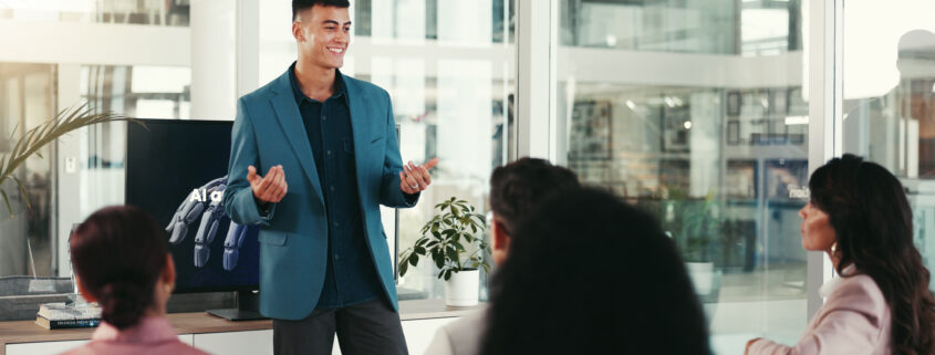 KI Loesungen werden in einem Praesentationsteam vorgestellt, Fokus auf Schulung und Integration im Mittelstand